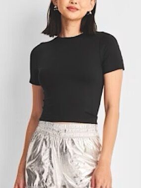 A NEW DAY CLASSIC SHORT SLEEVE CAPSULE WARDROBE BLACK CROP TOP SIZE SMALL